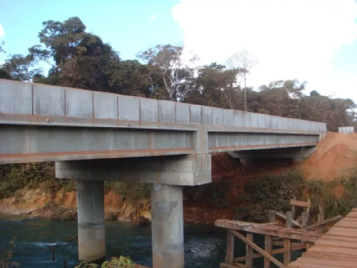 Pontes e Viadutos Pontes e Viadutos