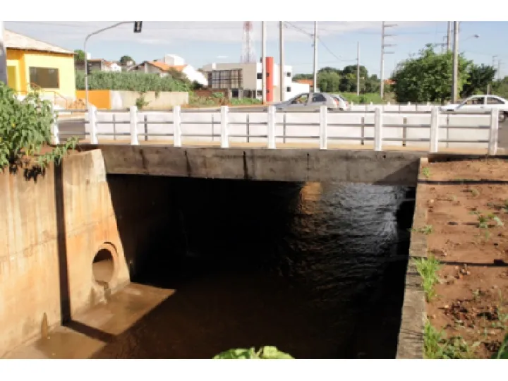 Pontes e Viadutos Pontes e Viadutos